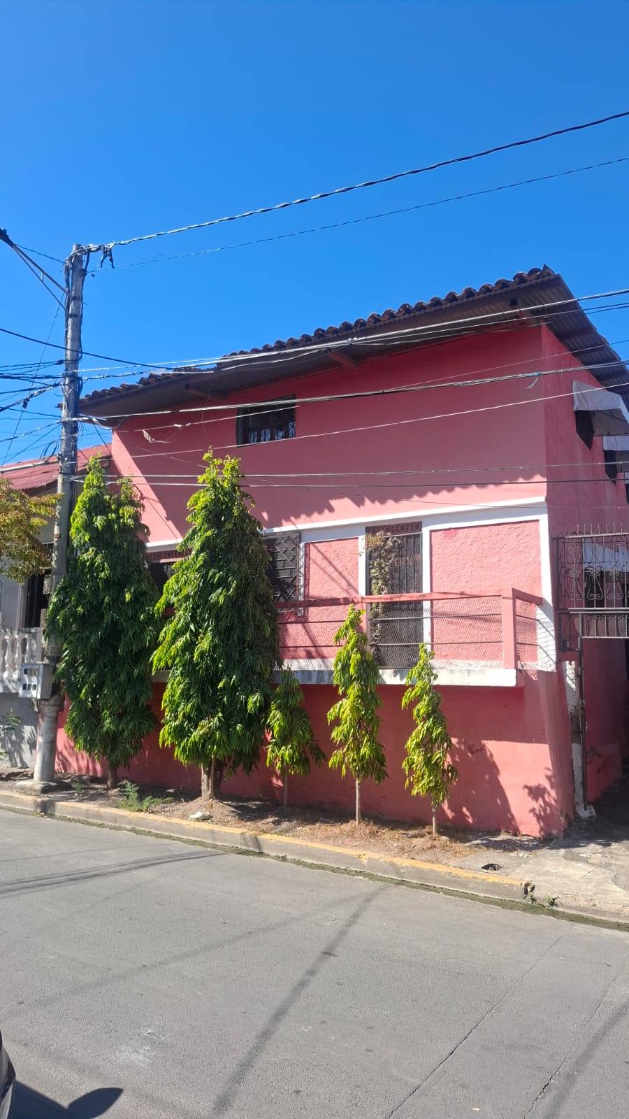 House for Sale in Granada, Nicaragua | 7 Bed, 6 Bath | Prime Calle El Arsenal Location